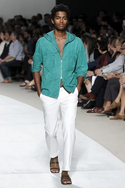 Look 33